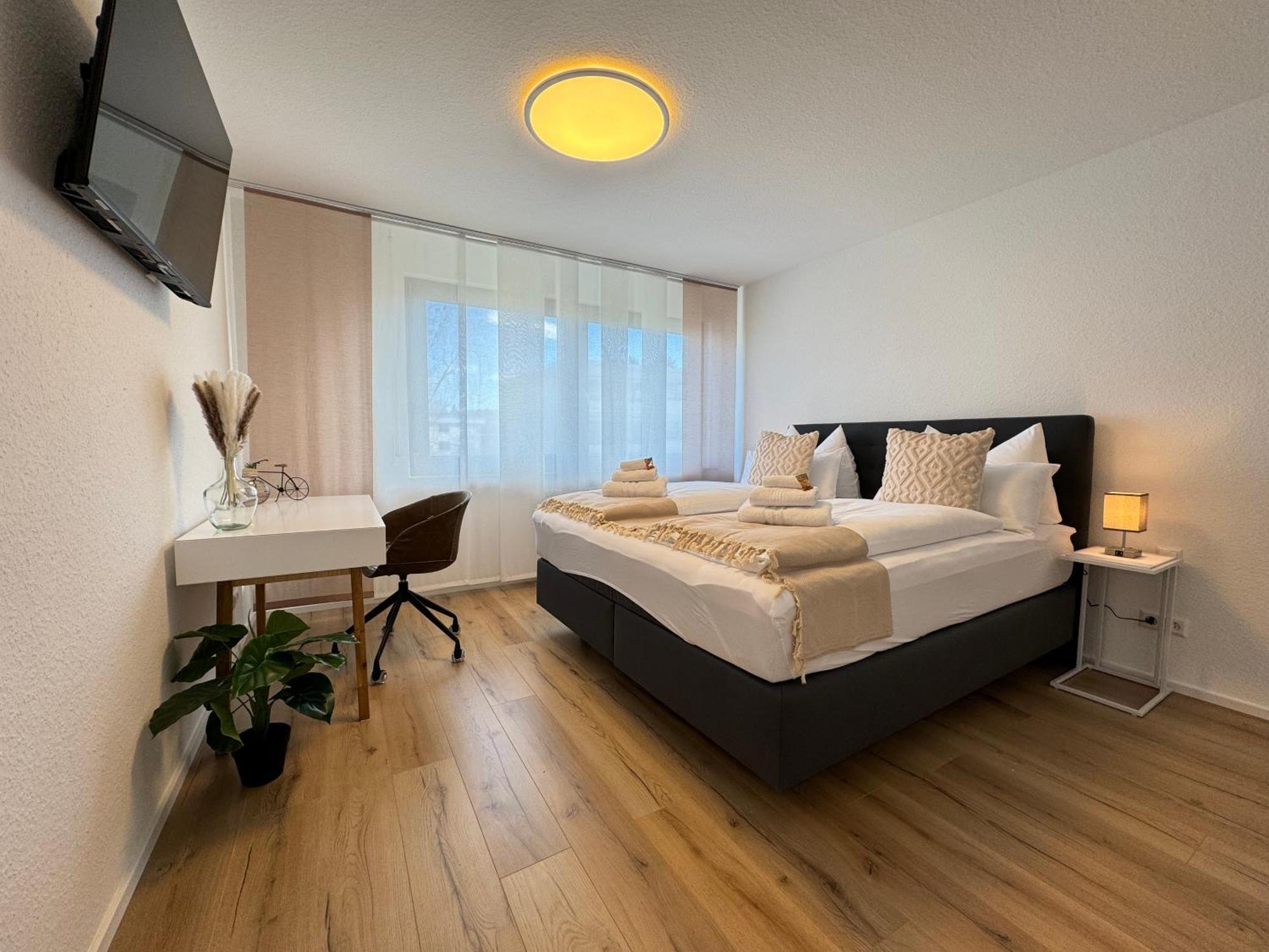 3 Zimmer Apartment, 90 Qm, Ruhig Und Zentrumsnah, Max 6 Pers, 15 Qm Balkon , Private Garage, Internet 1000 Mbit ジンデルフィンゲン エクステリア 写真
