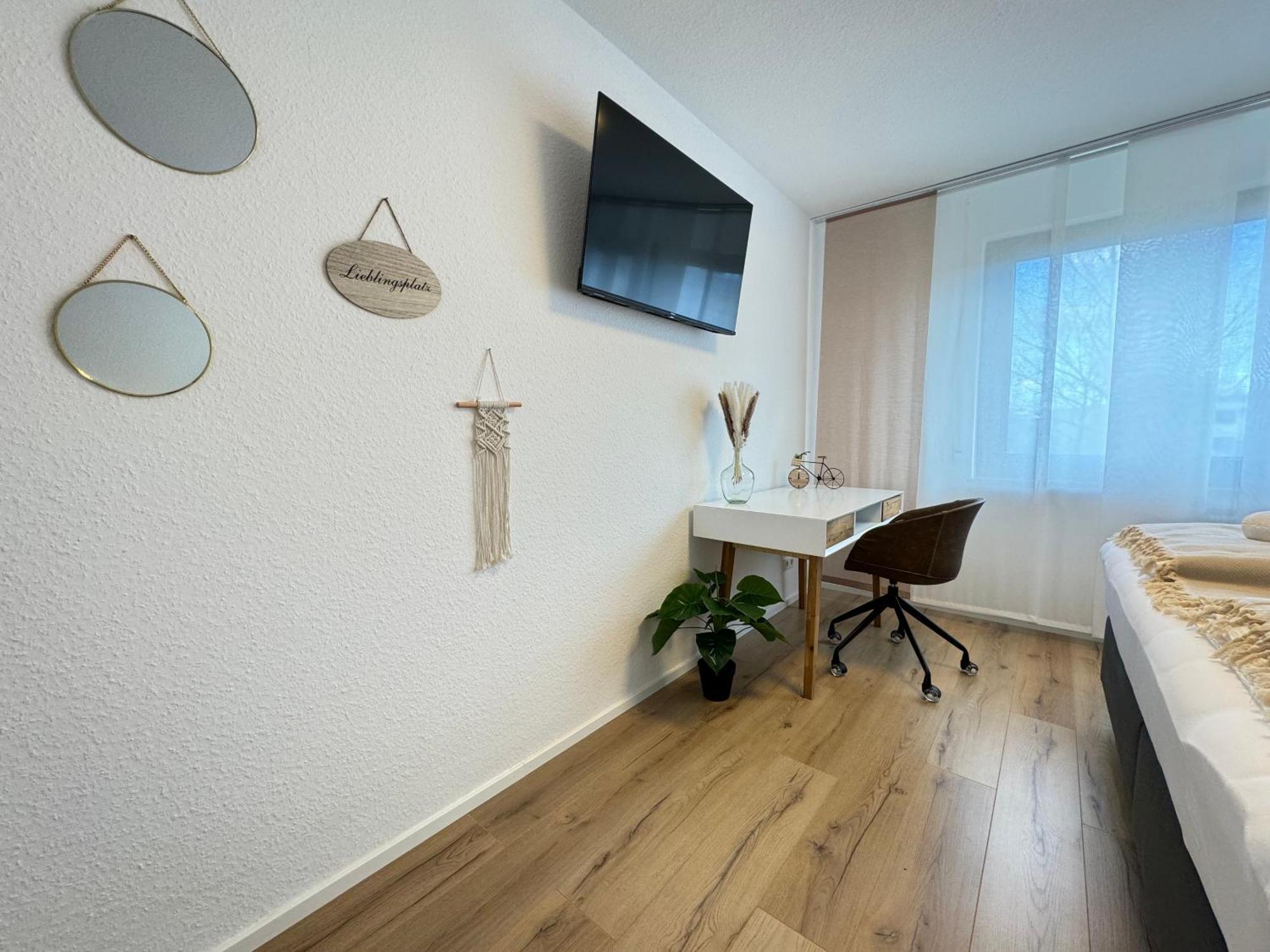 3 Zimmer Apartment, 90 Qm, Ruhig Und Zentrumsnah, Max 6 Pers, 15 Qm Balkon , Private Garage, Internet 1000 Mbit ジンデルフィンゲン エクステリア 写真