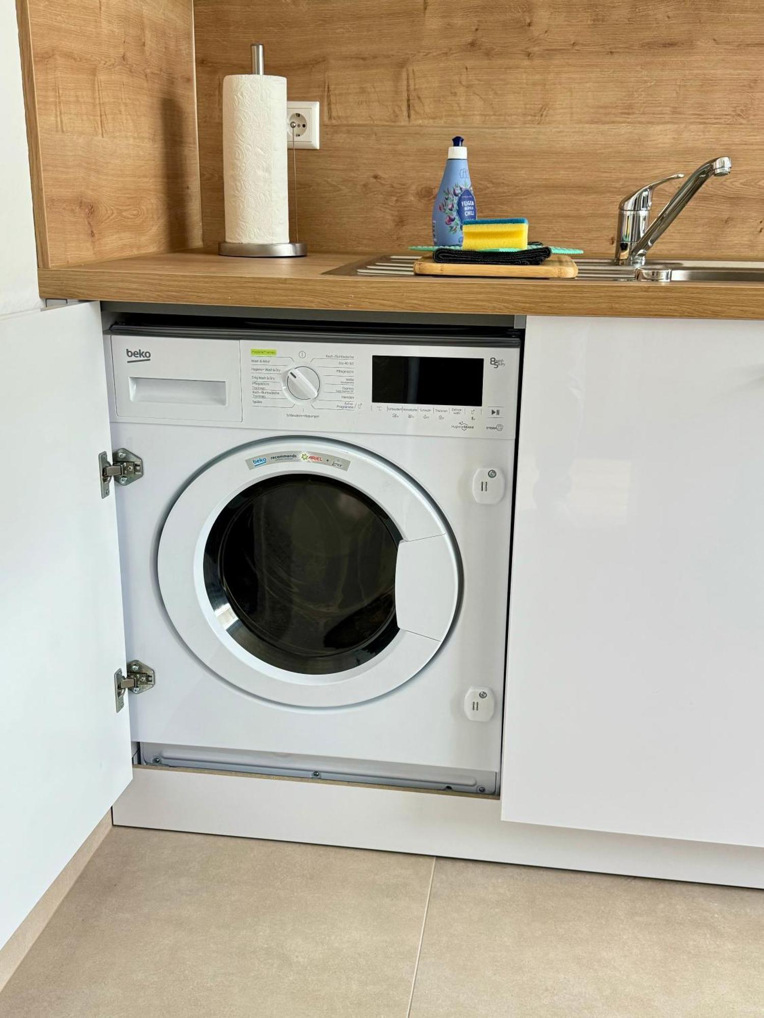 3 Zimmer Apartment, 90 Qm, Ruhig Und Zentrumsnah, Max 6 Pers, 15 Qm Balkon , Private Garage, Internet 1000 Mbit ジンデルフィンゲン エクステリア 写真
